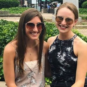 Meet your Posher, Danielle